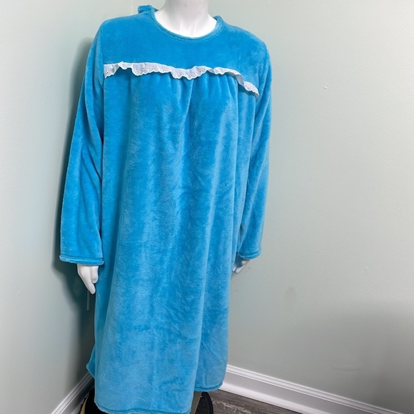So Soft Buck & Buck Adaptive Nightgown - Picture 4 of 9